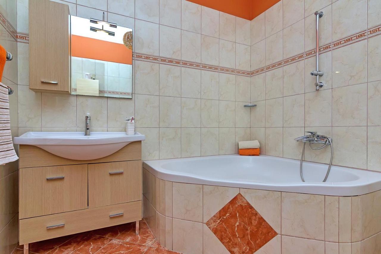 מאקרסקה Apartments Gisela מראה חיצוני תמונה
