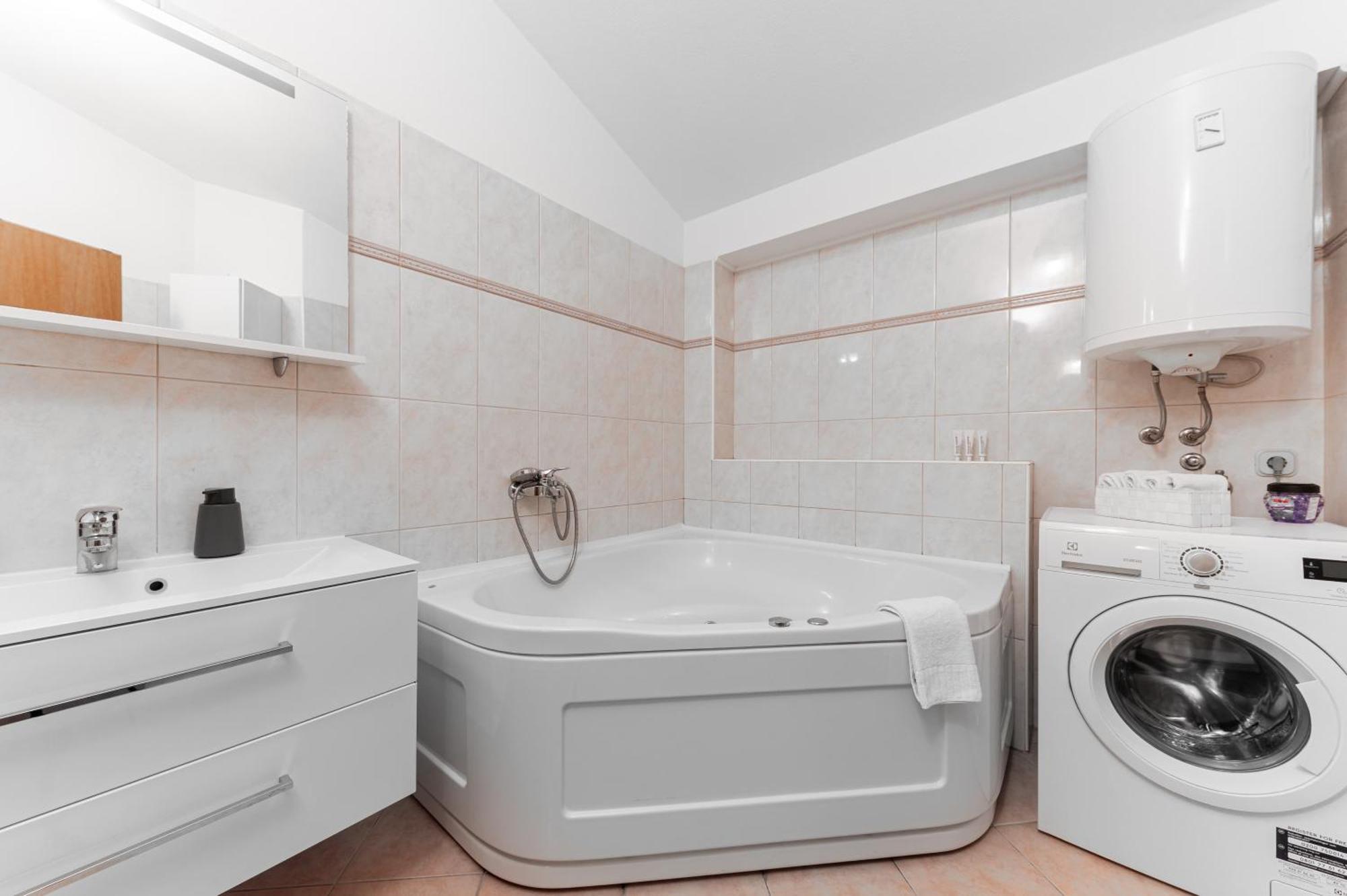 מאקרסקה Apartments Gisela מראה חיצוני תמונה